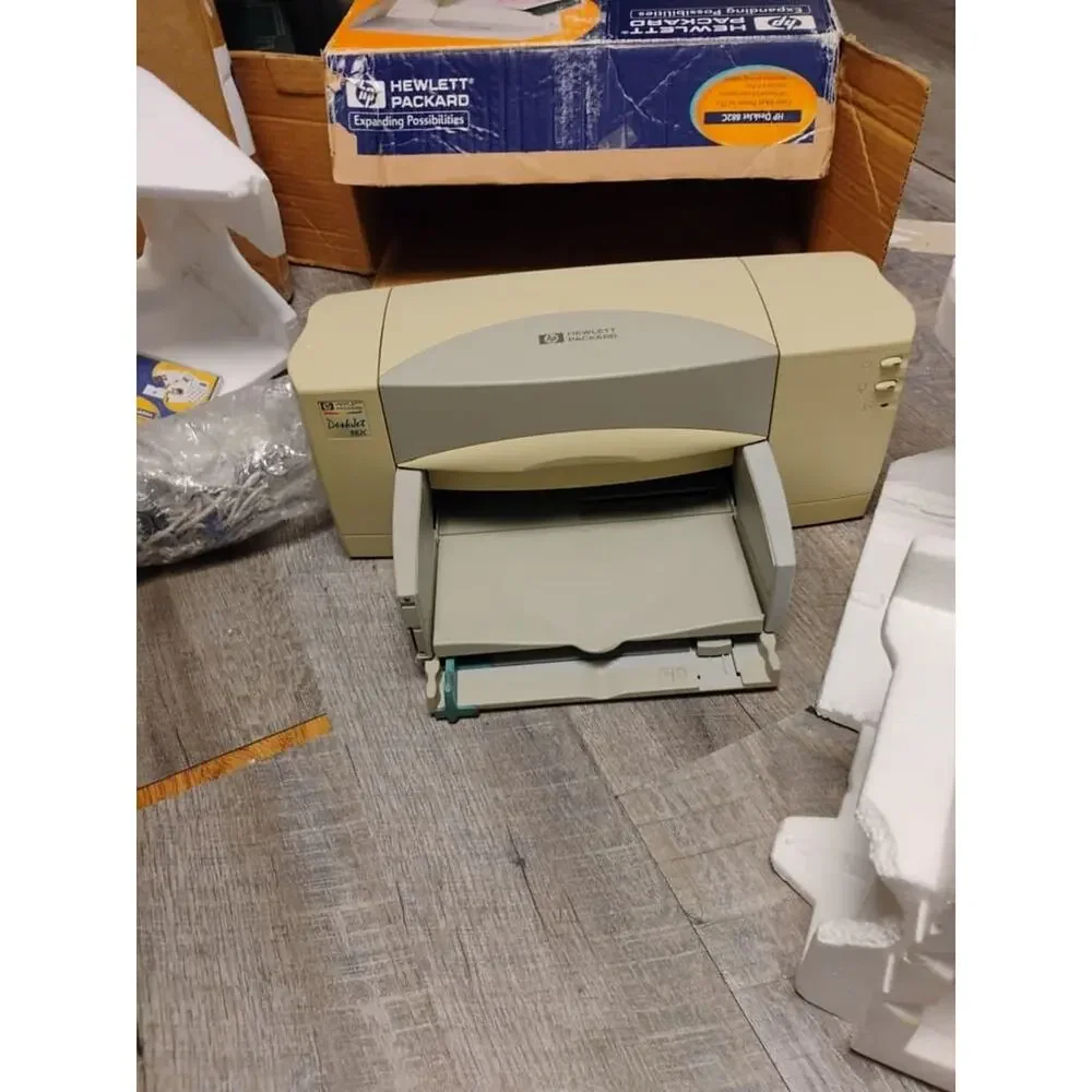 HP Hewlett Packard DeskJet 882C Color Inkjet Printer Vintage C6409B